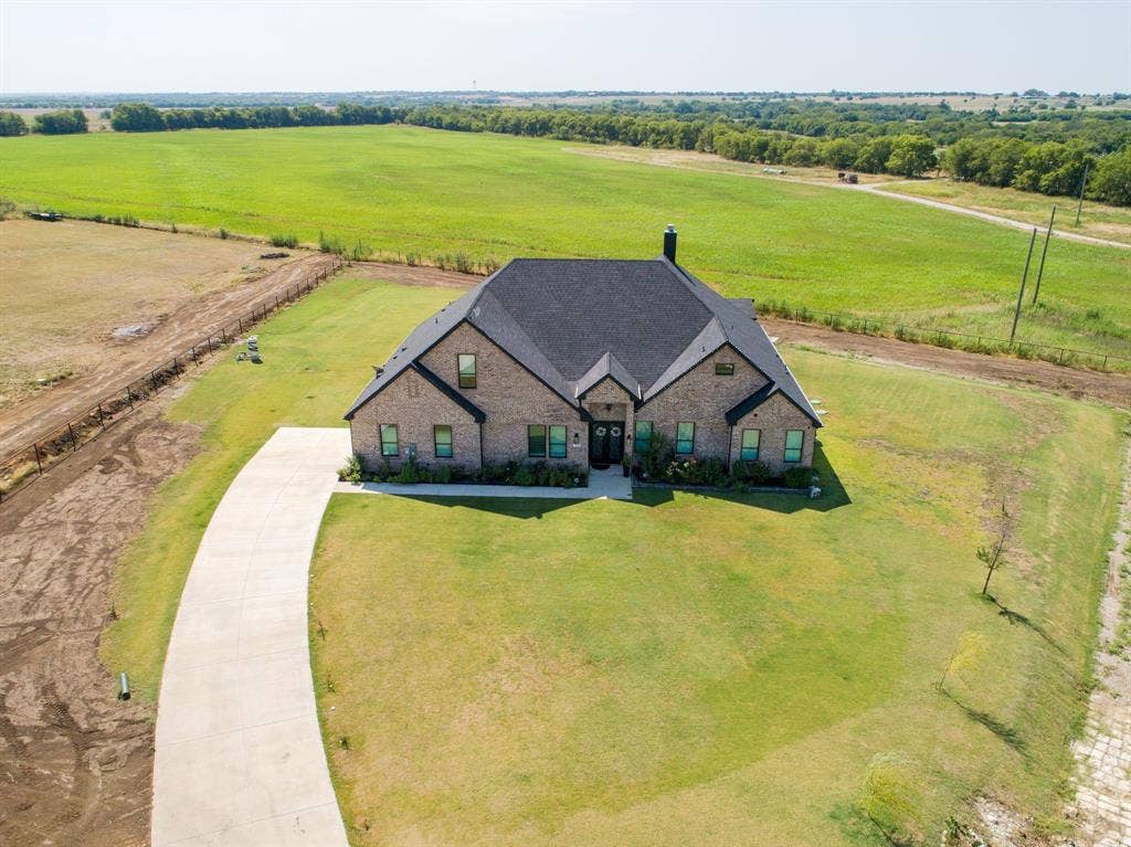 7299 Tom Trail, Krum, TX 76249