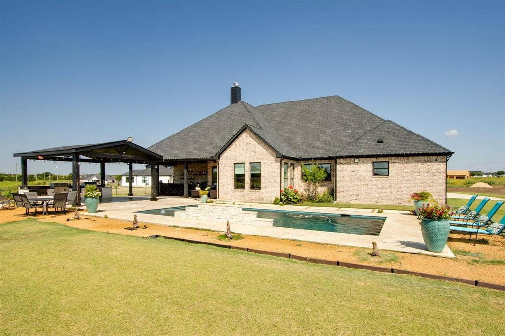 7299 Tom Trail, Krum, TX 76249