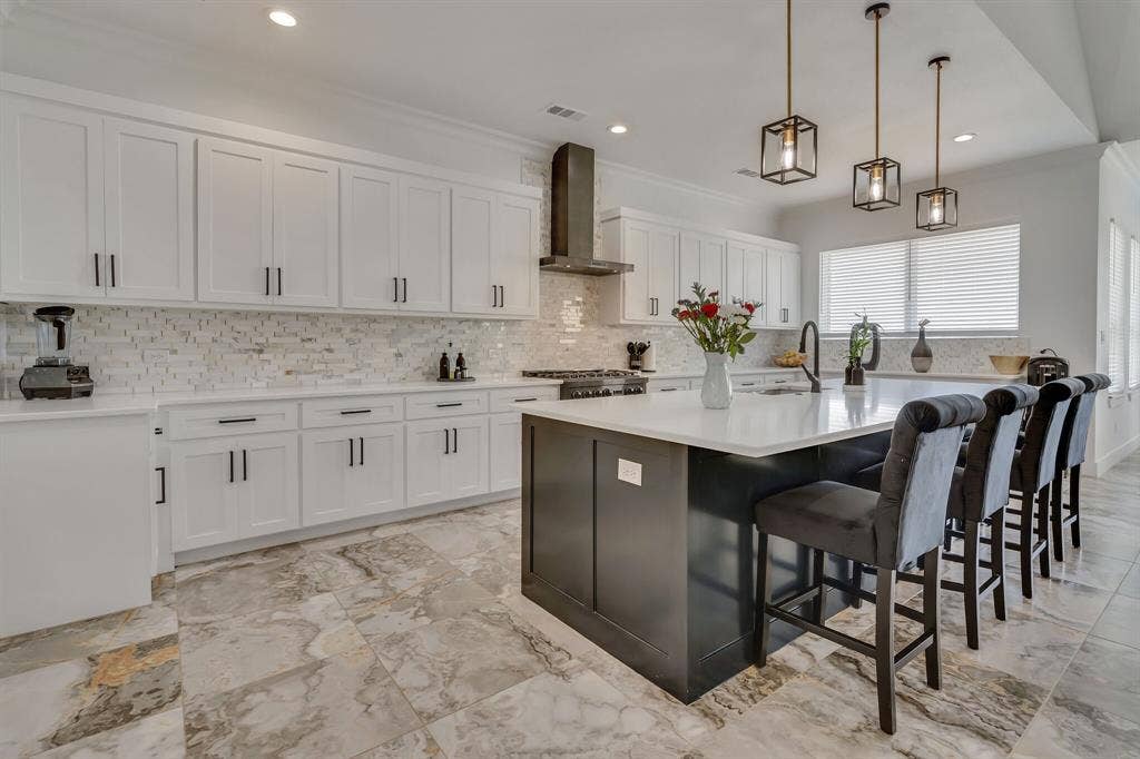 7299 Tom Trail, Krum, TX 76249