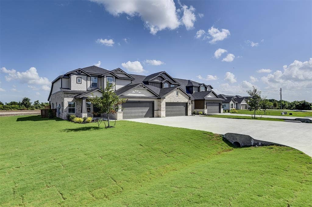 4240 Clovis Court, Midlothian, TX 76065