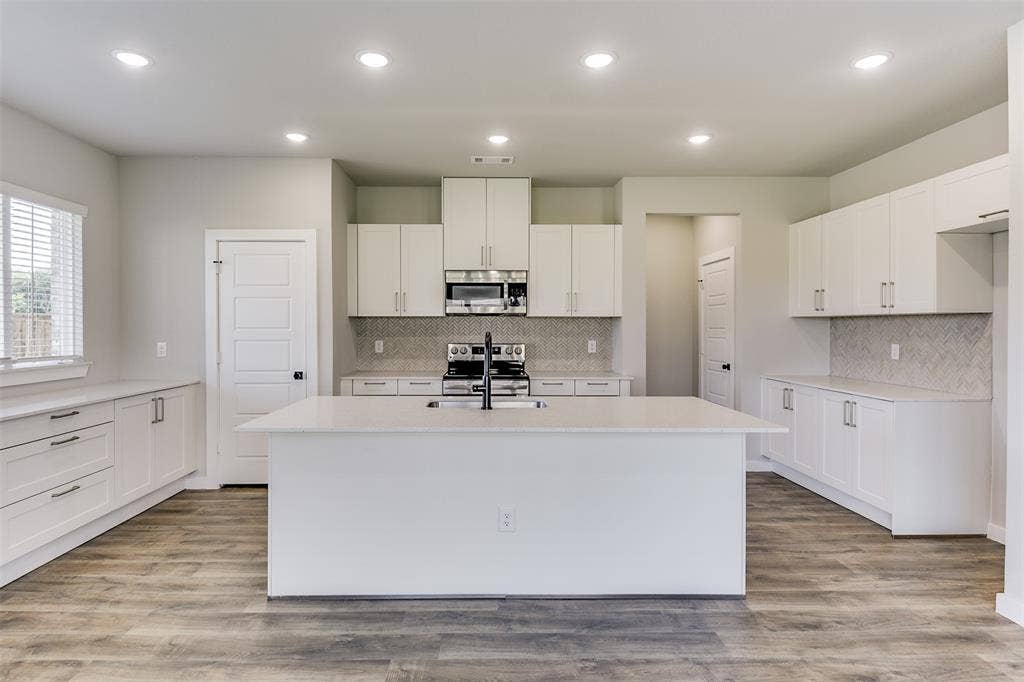 4240 Clovis Court, Midlothian, TX 76065