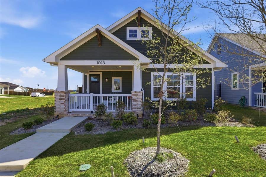 Property photo for 1018 Abigail Way, Midlothian, TX