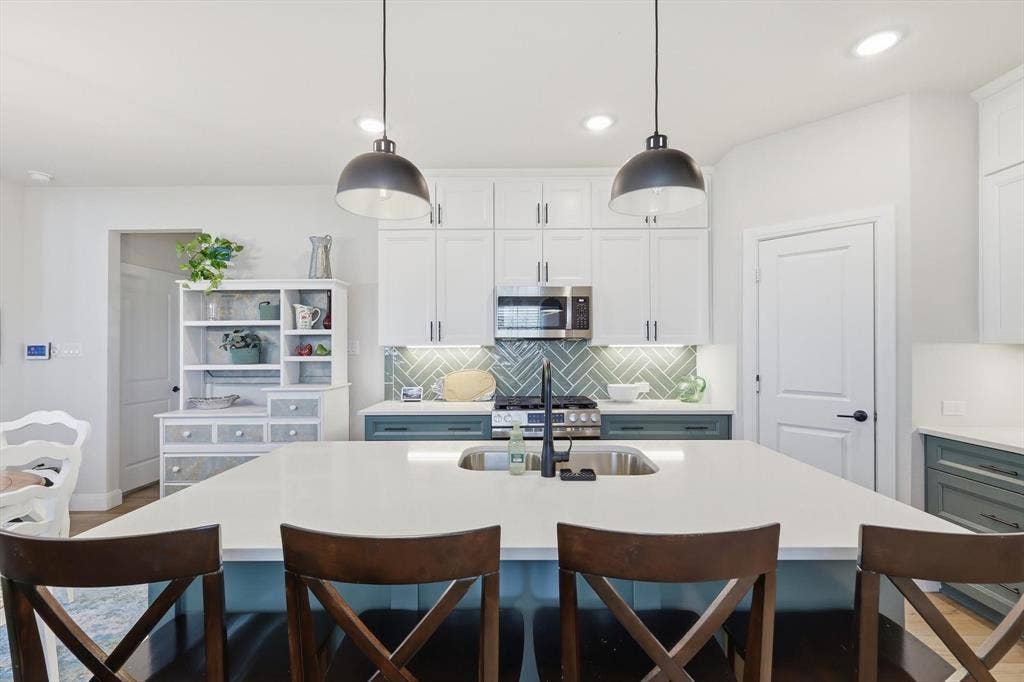 1018 Abigail Way, Midlothian, TX 76065 1018 Abigail Way, Midlothian, TX 76065