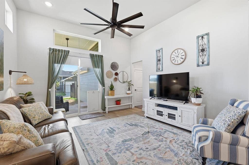 1018 Abigail Way, Midlothian, TX 76065 1018 Abigail Way, Midlothian, TX 76065