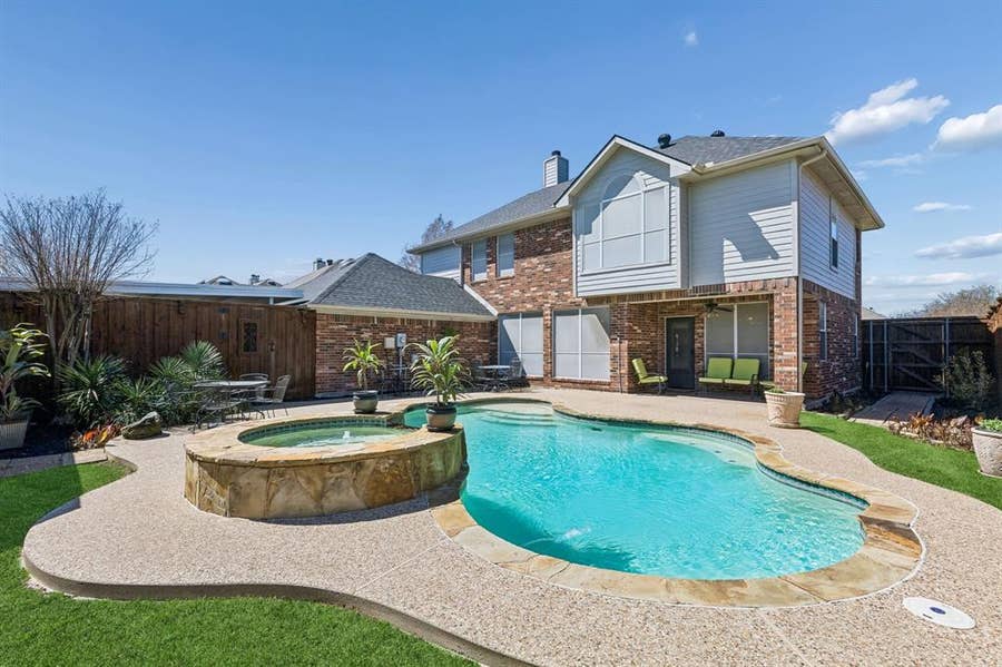 Property photo for 2710 Winterberry Drive, Rowlett, TX