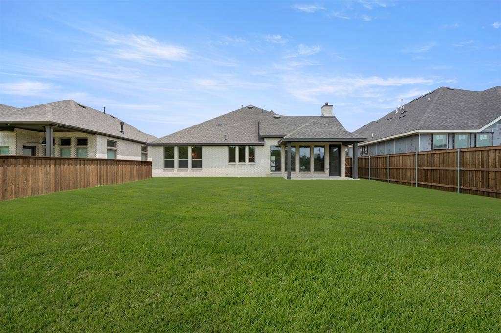 3250 Jersey Drive, Midlothian, TX 76065 3250 Jersey- Living Room-2