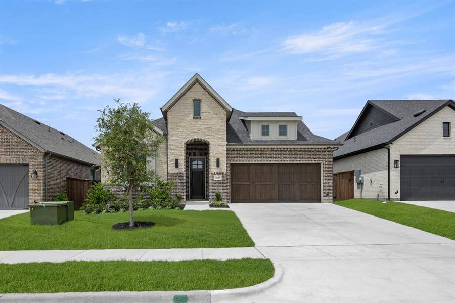 Property photo for 1845 Rough Ridge Trail, Midlothian, TX
