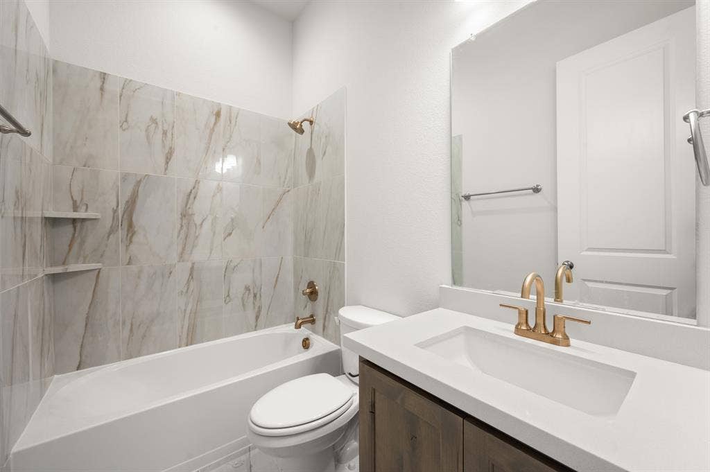 1873 Rough Ridge Trail, Midlothian, TX 76065 1873 Rough Ridge- Bathroom-1