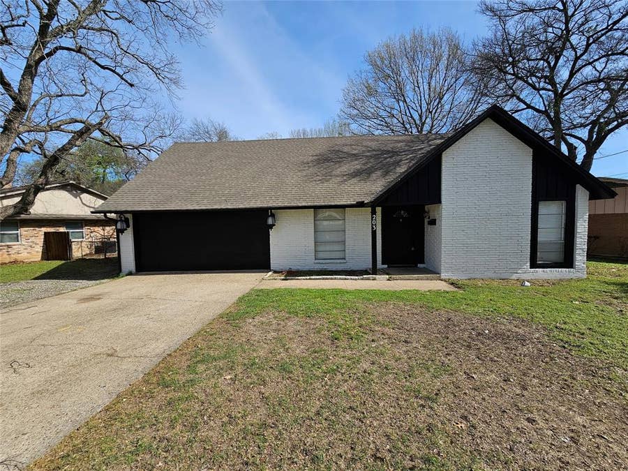 Property photo for 203 Timothy Trail, Duncanville, TX