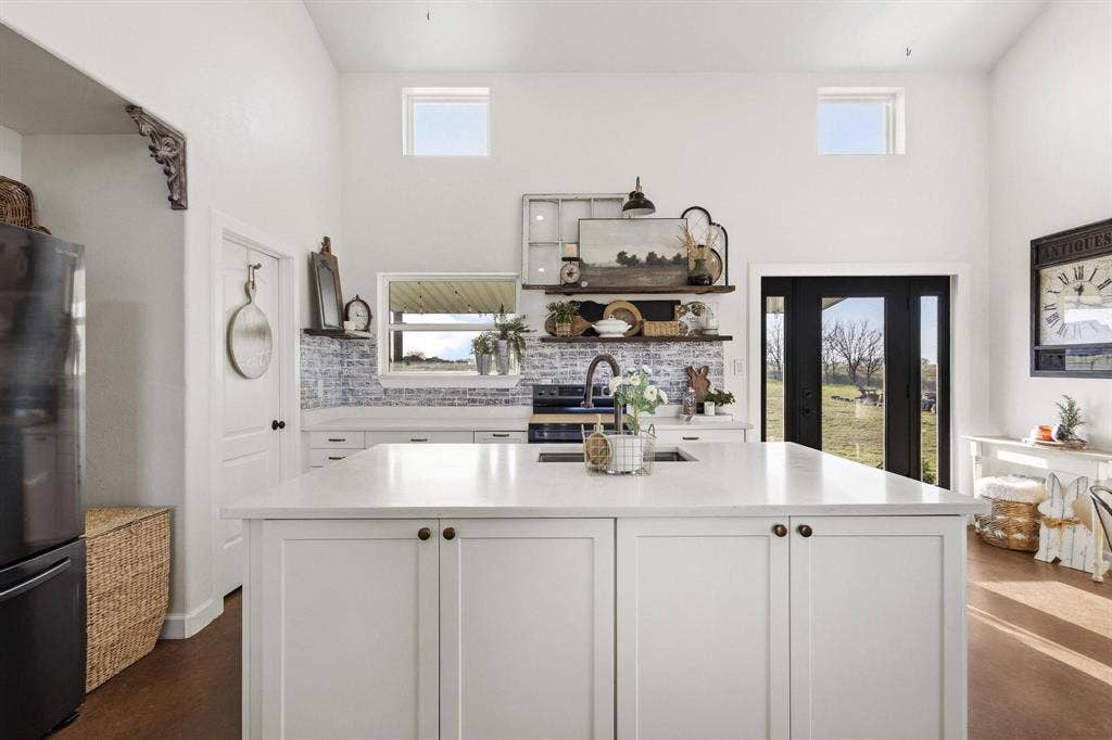 5828 County Road 1093, Celeste, TX 75423 5828 County Road 1093, Celeste, TX 75423