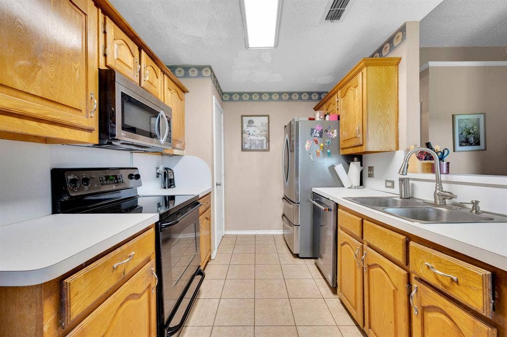 1511 N Mockingbird Lane, Midlothian, TX 76065 1511 N Mockingbird Lane, Midlothian, TX 76065