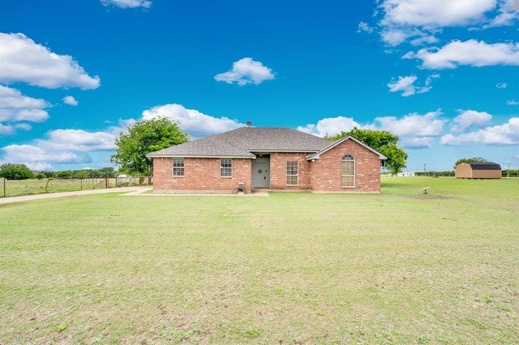 1511 N Mockingbird Lane, Midlothian, TX 76065 1511 N Mockingbird Lane, Midlothian, TX 76065
