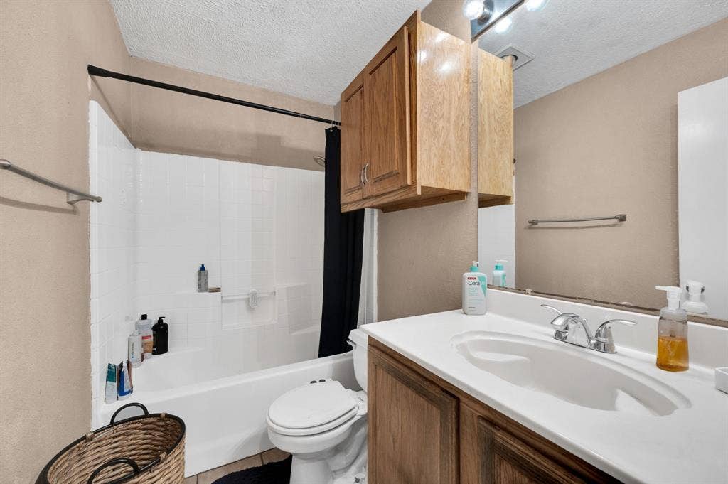 1511 N Mockingbird Lane, Midlothian, TX 76065 1511 N Mockingbird Lane, Midlothian, TX 76065