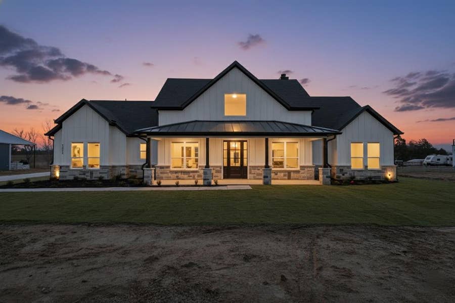 Property photo for 3089 County Road 1076, Celeste, TX