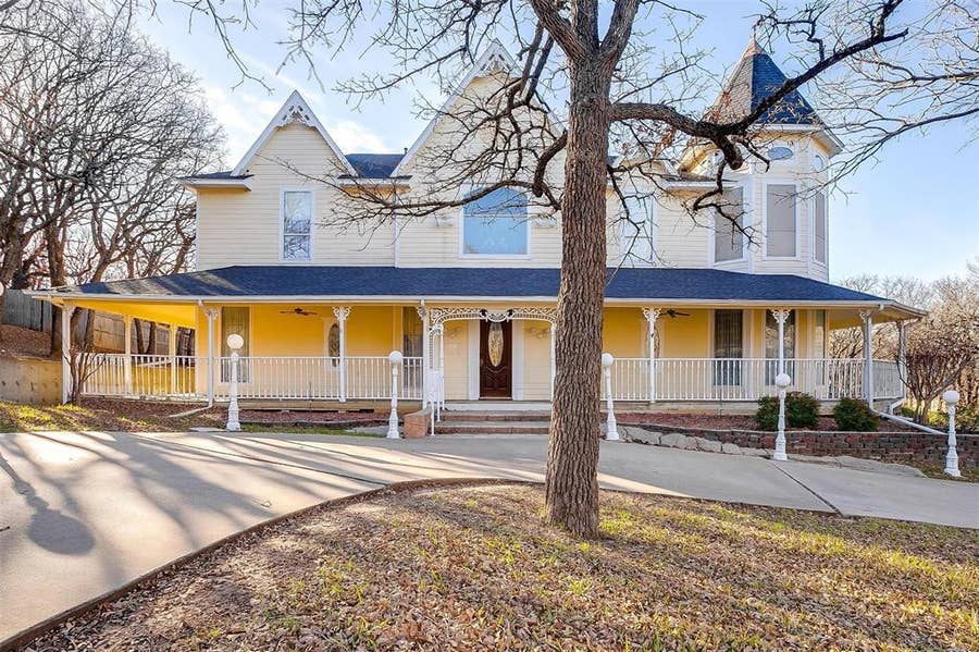 Property photo for 410 Beverly Drive, Keller, TX