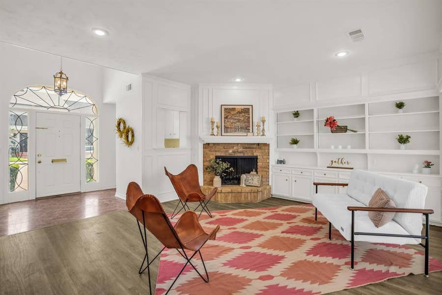 Property photo for 7074 Regalview Circle, Dallas, TX