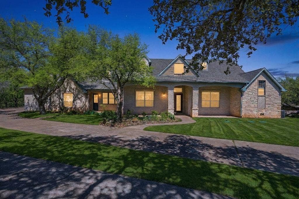 2306 Winton Terrace Court, Granbury, TX 76048 AI enhanced photo