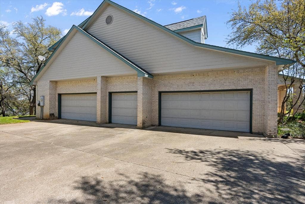 2306 Winton Terrace Court, Granbury, TX 76048 2306 Winton Terrace Court, Granbury, TX 76048