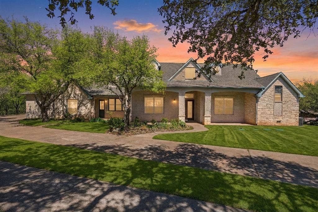 2306 Winton Terrace Court, Granbury, TX 76048 AI enhanced photo