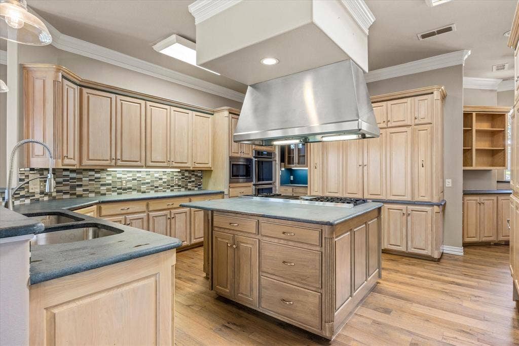2306 Winton Terrace Court, Granbury, TX 76048 2306 Winton Terrace Court, Granbury, TX 76048