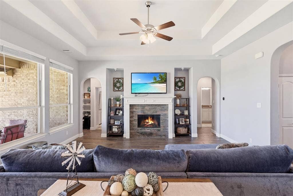 130 Evening Fire Drive, Waxahachie, TX 75167