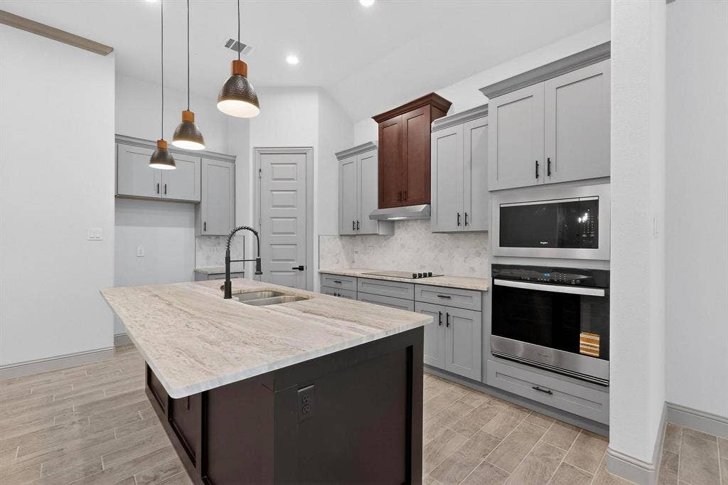 108 Palomita Circle, Athens, TX 75751 108 Palomita Circle, Athens, TX 75751