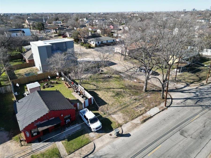 Property photo for 3415 Vibig Road, Dallas, TX