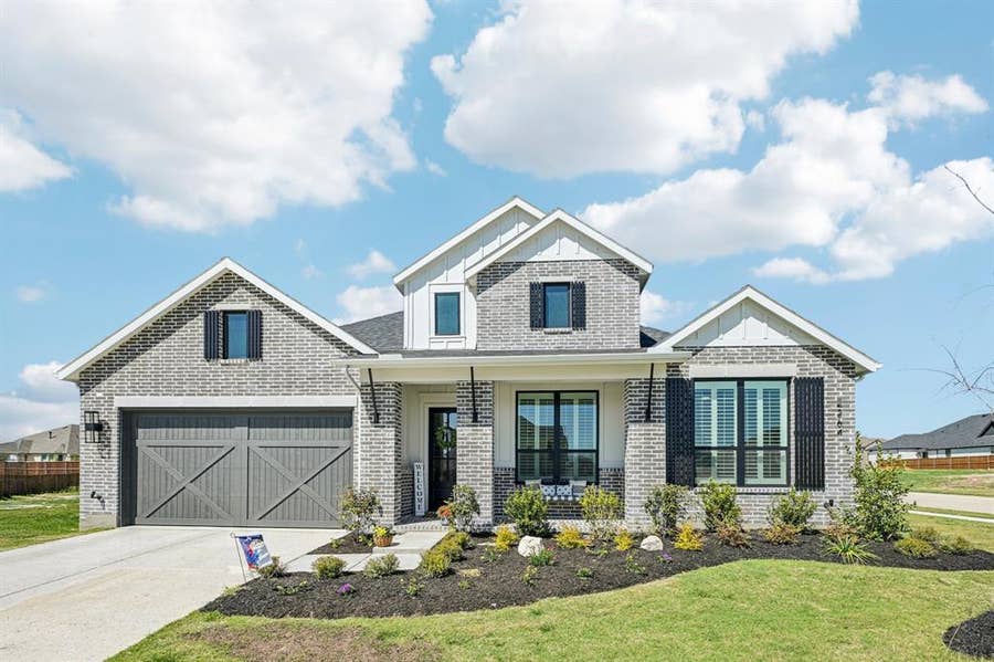 Property photo for 2264 Emerald Drive, Waxahachie, TX