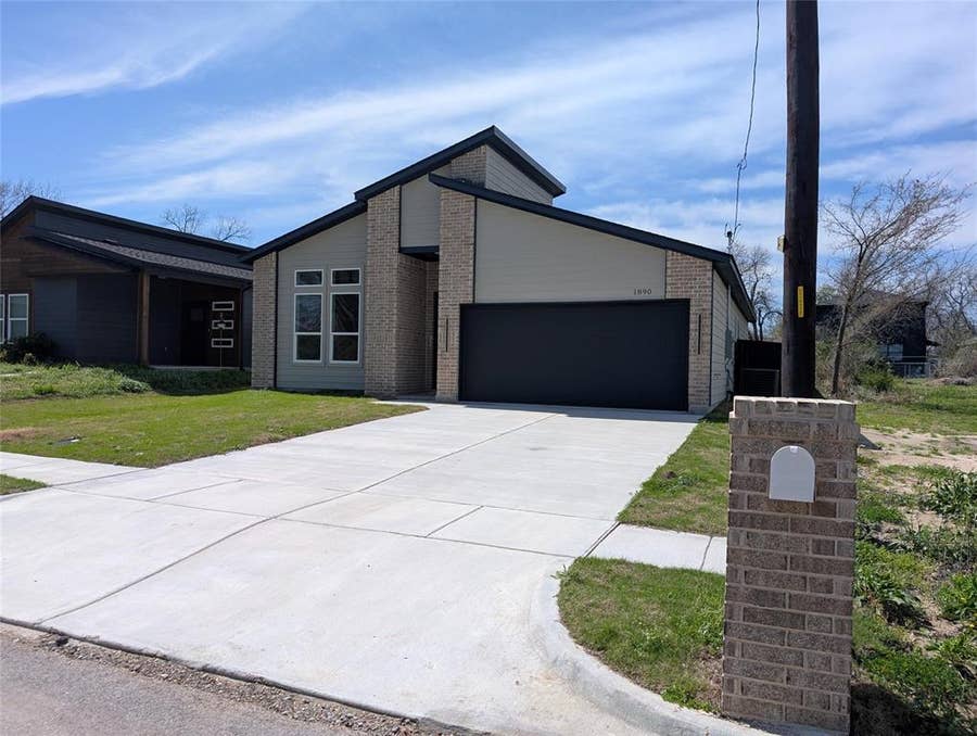Property photo for 1890 JOHNSON Street, Greenville, TX