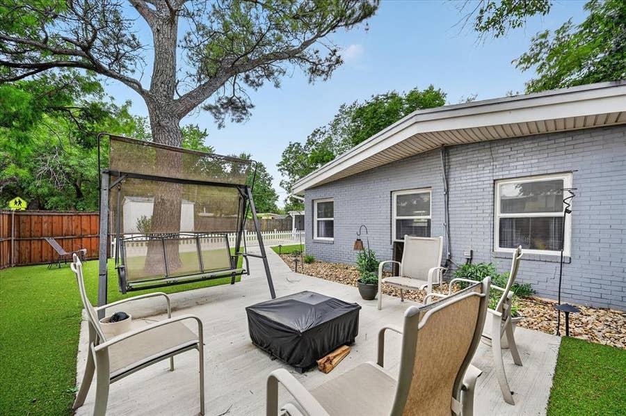 Property photo for 1603 William Brewster Street, Irving, TX