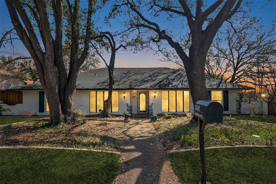 Property photo for 14810 Knollview Drive, Dallas, TX