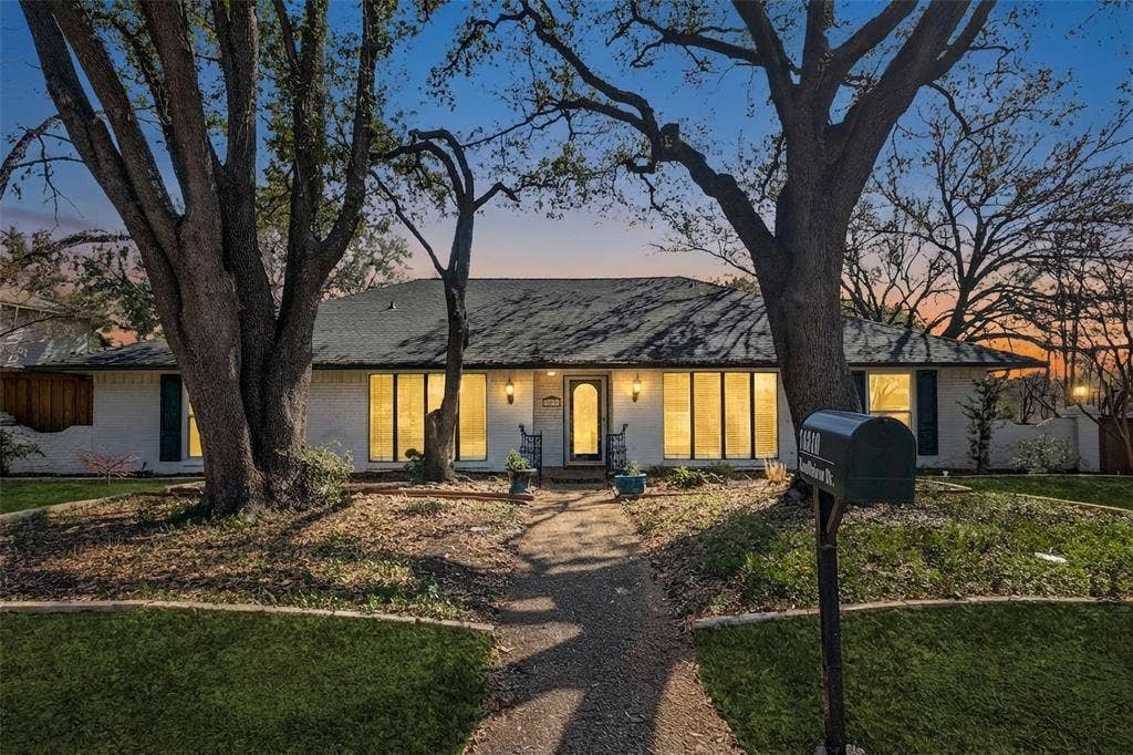 14810 Knollview Drive, Dallas, TX 75248 Ranch-style home featuring a lawn and brick siding