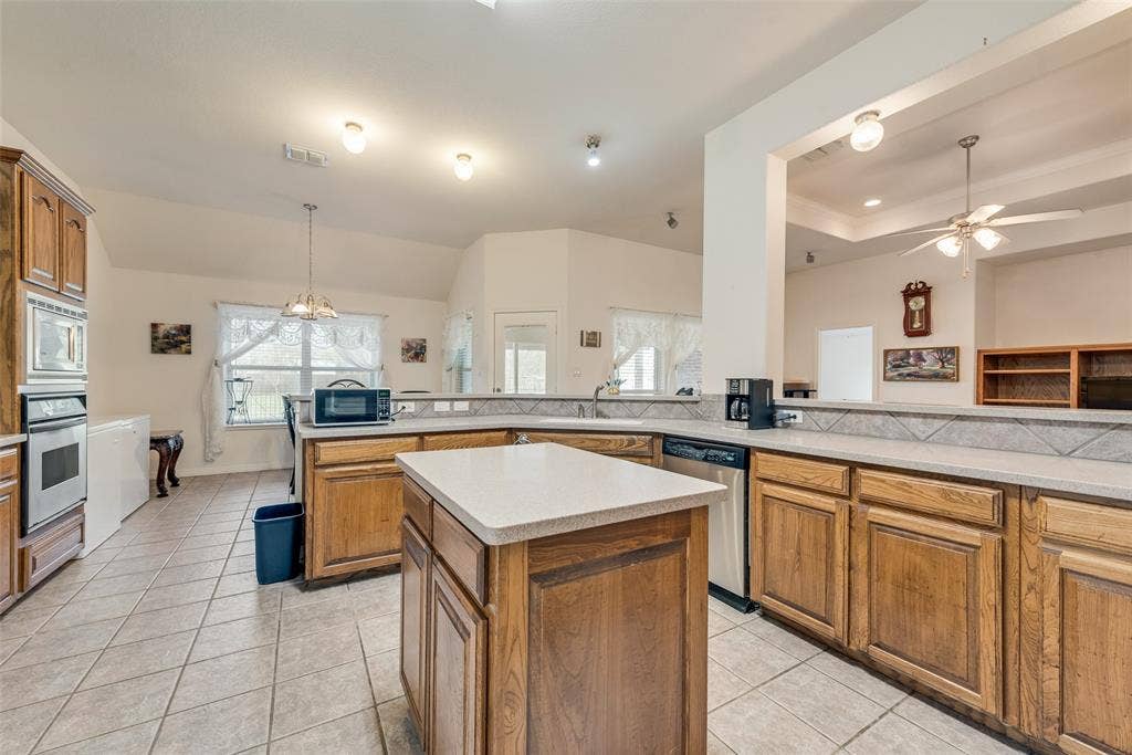 14001 Oak Bark Drive, Haslet, TX 76052