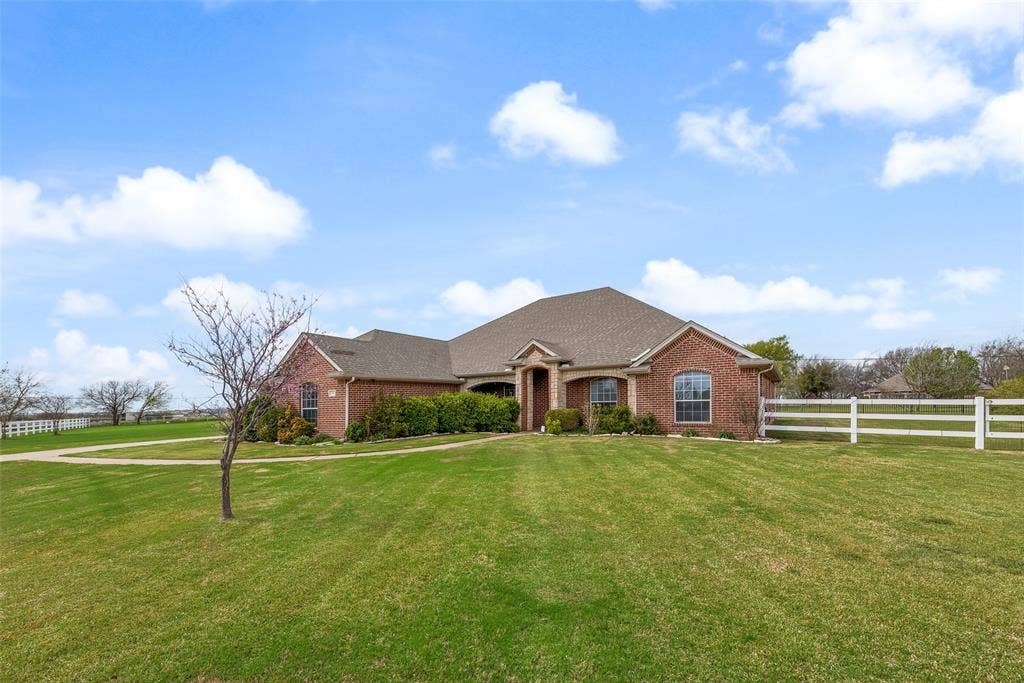 14001 Oak Bark Drive, Haslet, TX 76052