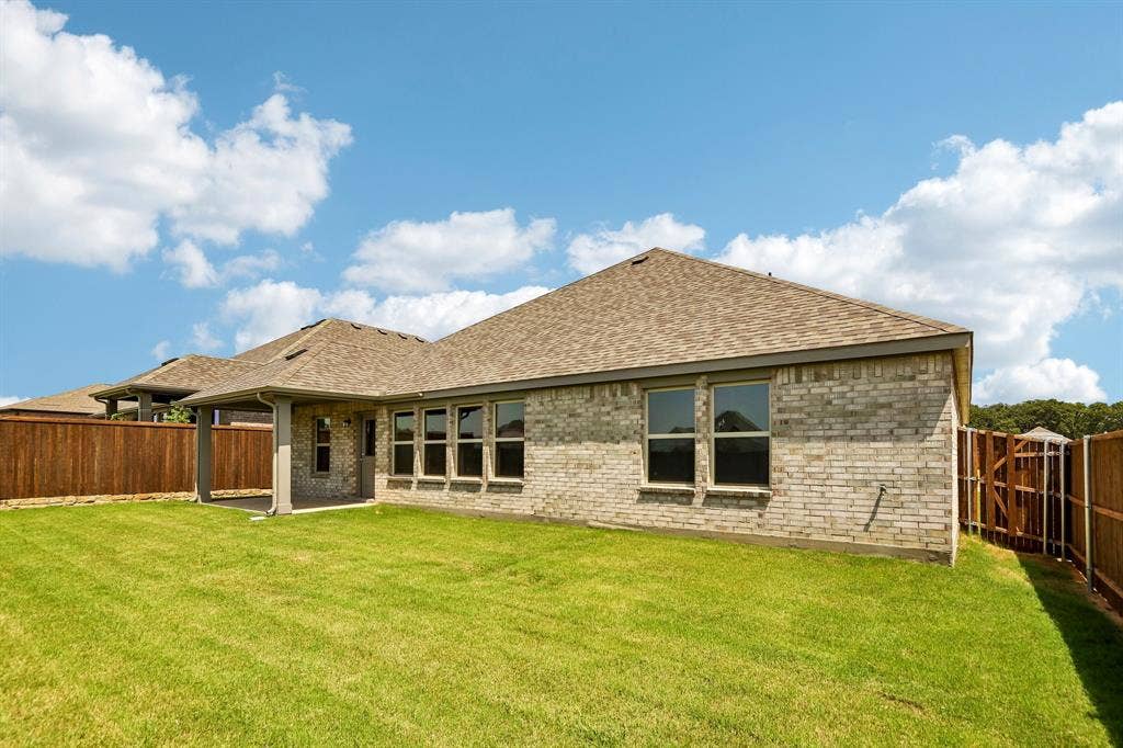 3512 Kingdom Drive, Denton, TX 76208 3512 Kingdom Drive, Denton, TX 76208