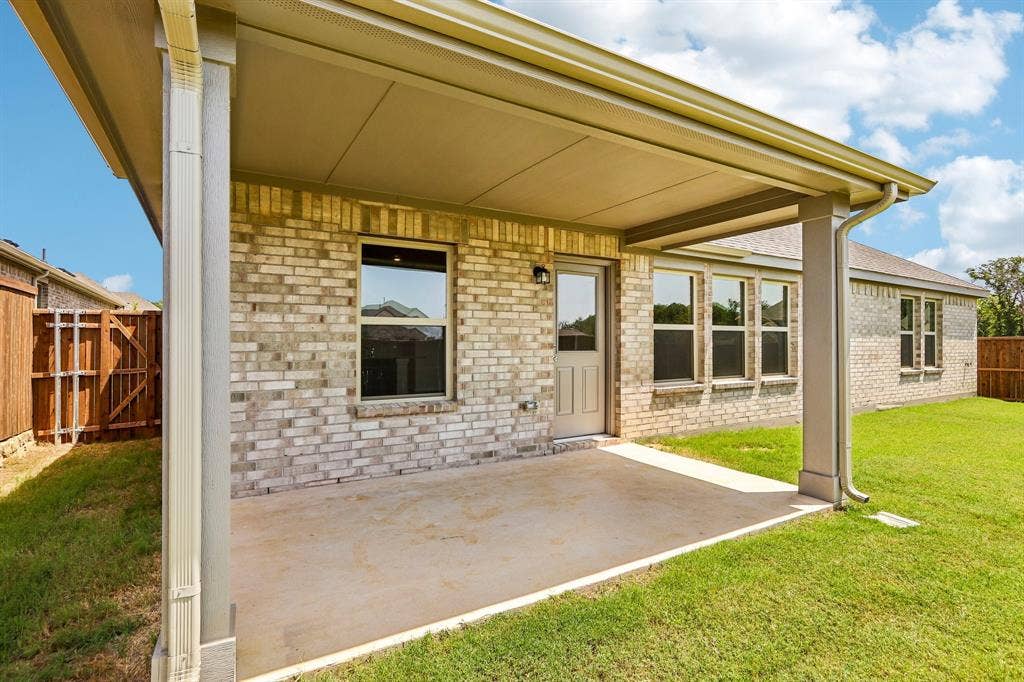 3512 Kingdom Drive, Denton, TX 76208 3512 Kingdom Drive, Denton, TX 76208