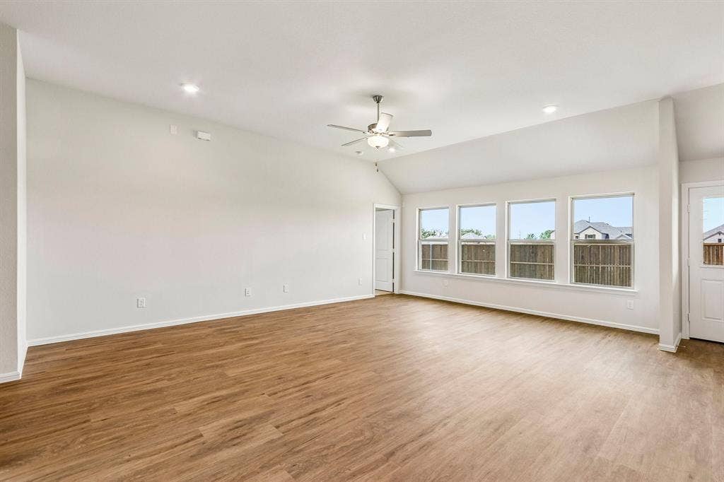 3512 Kingdom Drive, Denton, TX 76208 3512 Kingdom Drive, Denton, TX 76208