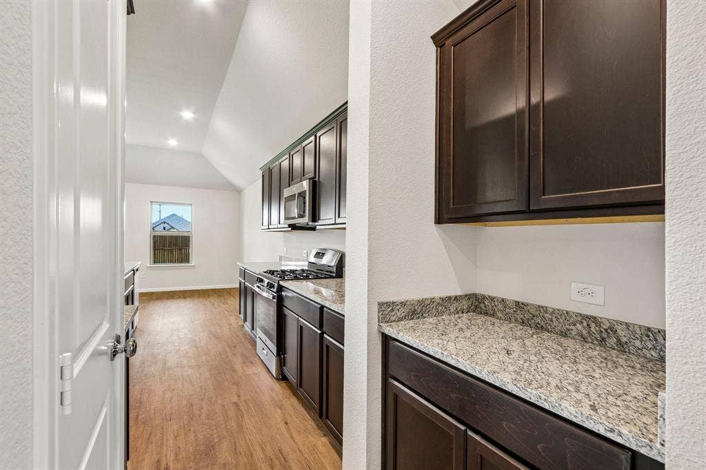 3512 Kingdom Drive, Denton, TX 76208 3512 Kingdom Drive, Denton, TX 76208