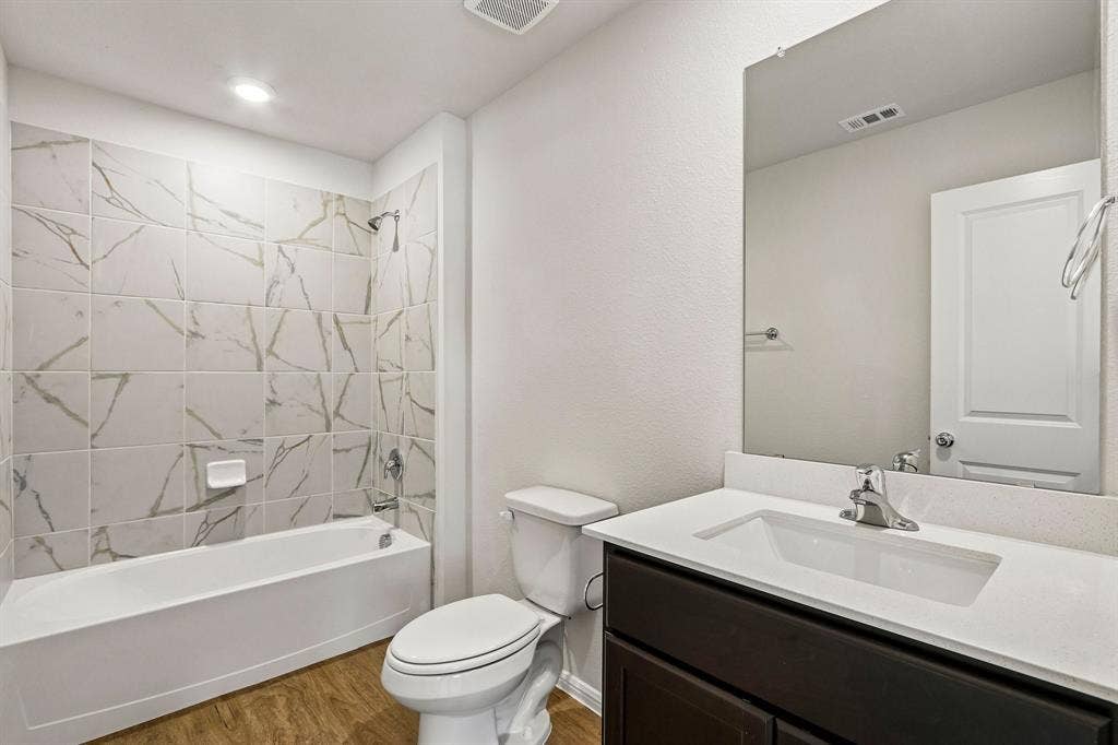 3512 Kingdom Drive, Denton, TX 76208 3512 Kingdom Drive, Denton, TX 76208