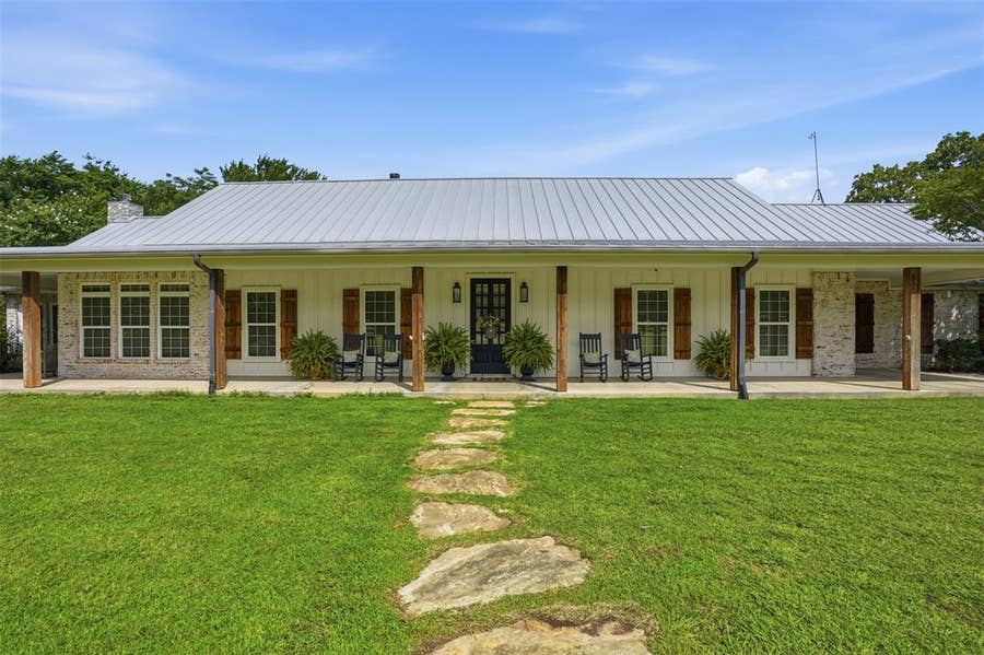Property photo for 2151 Lipan Highway, Granbury, TX