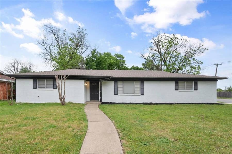 Property photo for 7821 Regency Lane, Fort Worth, TX