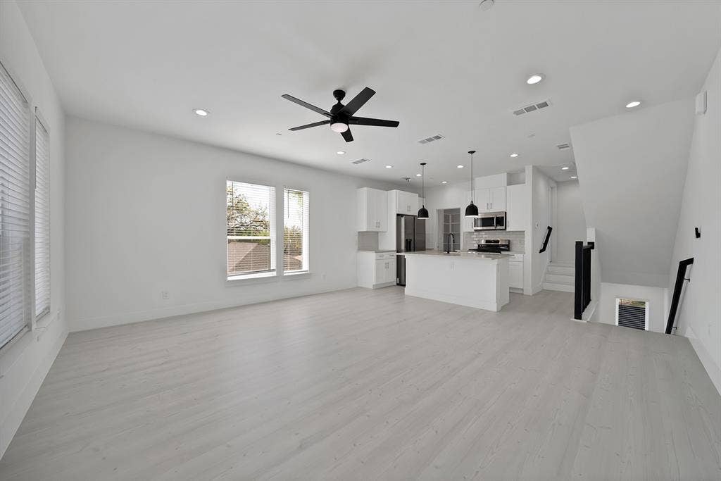 7207 Mohawk Drive, #102, Dallas, TX 75235 7207 Mohawk Drive, #102, Dallas, TX 75235