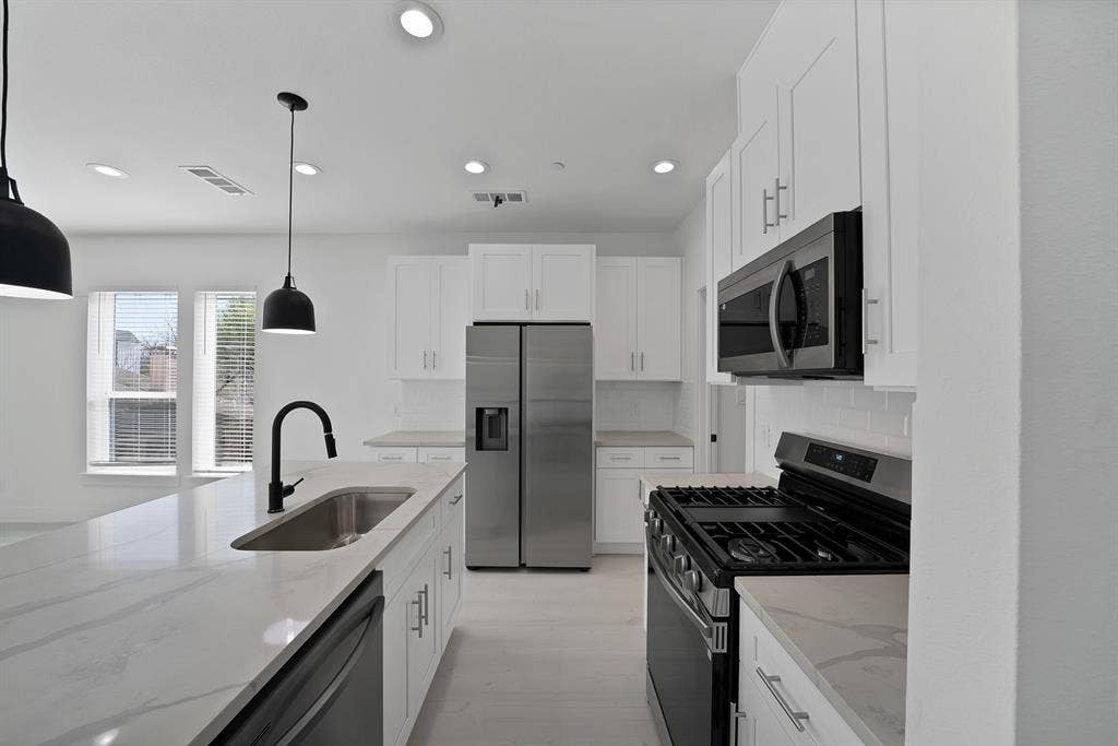 7207 Mohawk Drive, #102, Dallas, TX 75235 7207 Mohawk Drive, #102, Dallas, TX 75235