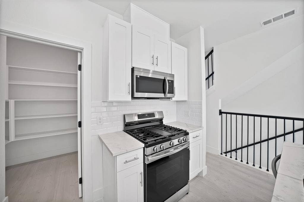 7207 Mohawk Drive, #102, Dallas, TX 75235 7207 Mohawk Drive, #102, Dallas, TX 75235