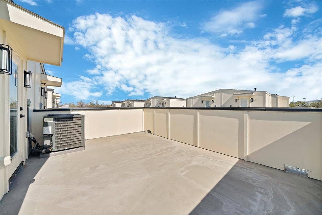 7207 Mohawk Drive, #102, Dallas, TX 75235 7207 Mohawk Drive, #102, Dallas, TX 75235
