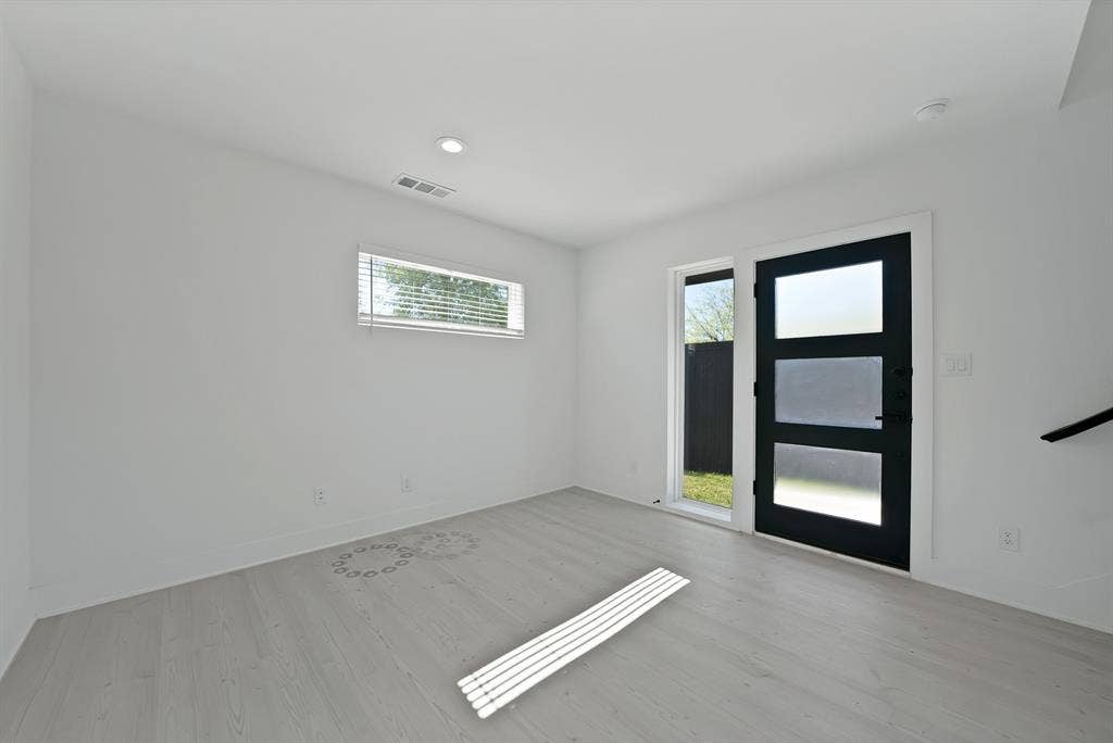 7207 Mohawk Drive, #102, Dallas, TX 75235 7207 Mohawk Drive, #102, Dallas, TX 75235