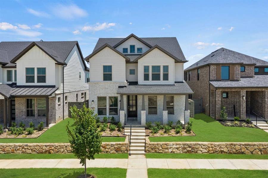 Property photo for 9221 Rolling Meadow Way, Denton, TX