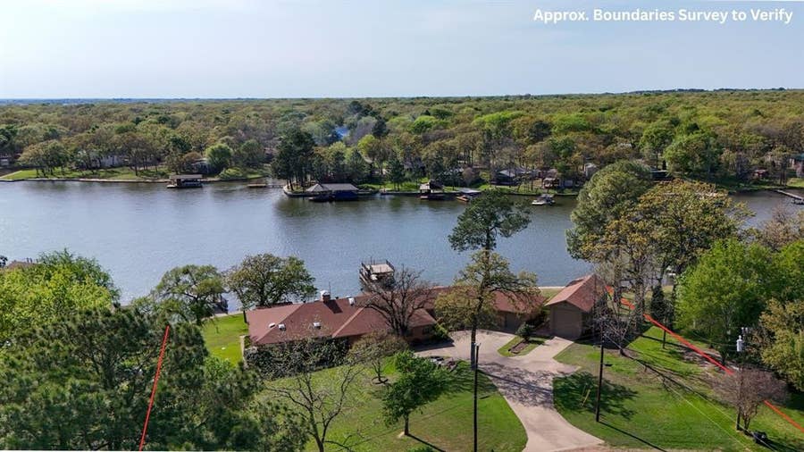 Property photo for 226 Bushwhacker Drive, Mabank, TX