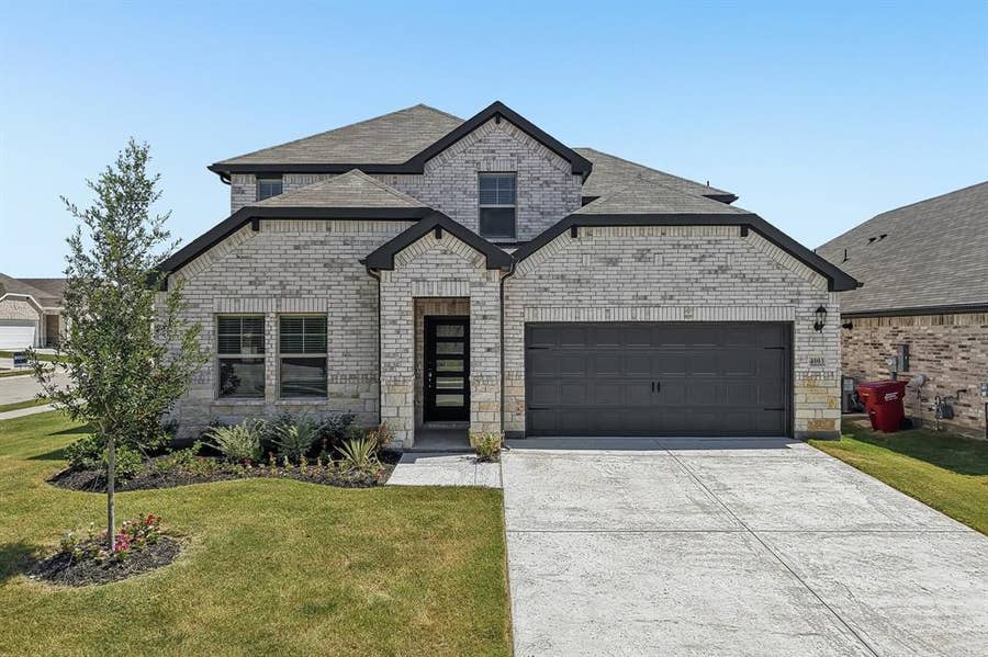 Property photo for 4003 Granbury Drive, Farmersville, TX