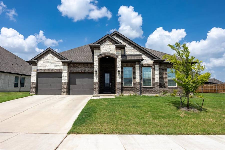 Property photo for 2318 Sheppards Lane, Waxahachie, TX